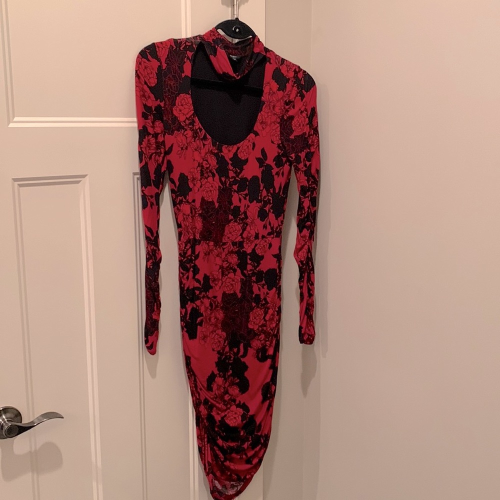 Guess dress in floral red and black. Size Medium.